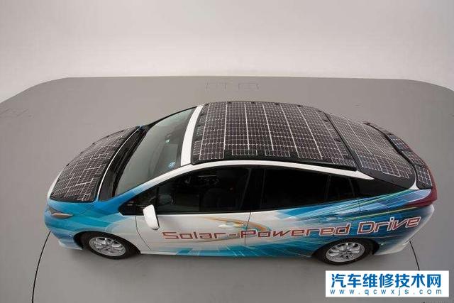 太阳能光伏板转换成220伏后能不能给电动汽车充电