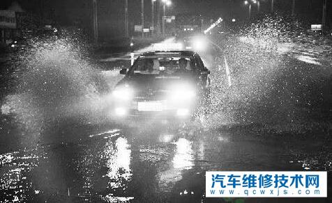 雨天汽车打滑怎么处理？如何预防雨天汽车行驶打滑？