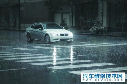 雨天汽车打滑怎么处理？如何预防雨天汽车行驶打滑？