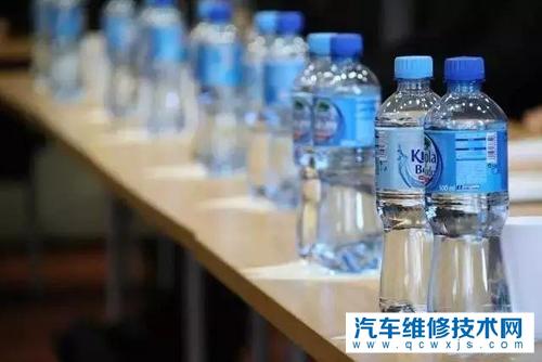 电瓶水是什么液体？电瓶水可以用矿泉水代替吗?