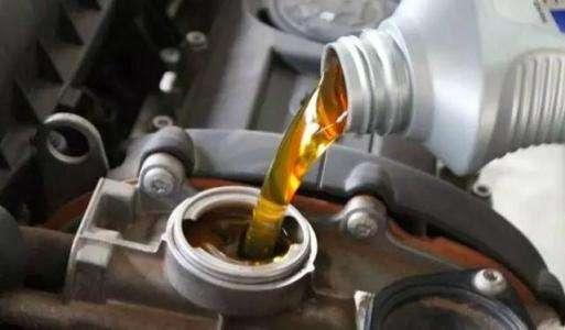 汽车油门加不上油是什么原因？怎么处理？